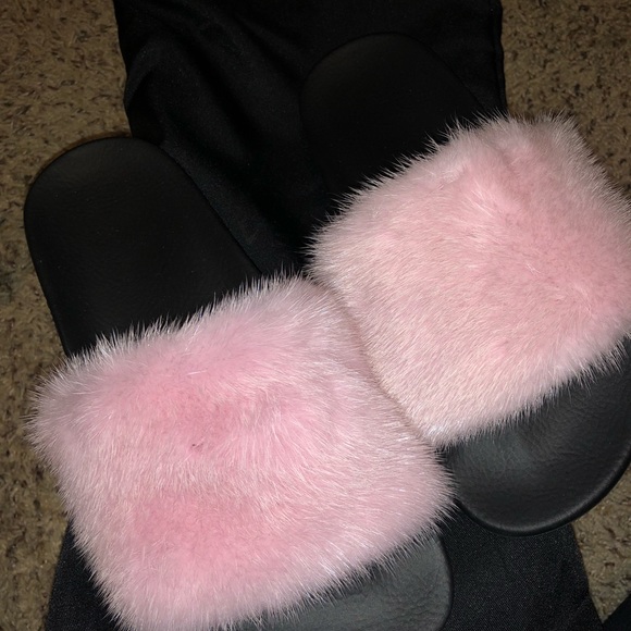 Givenchy mink fur slides 37 - Picture 2 of 6
